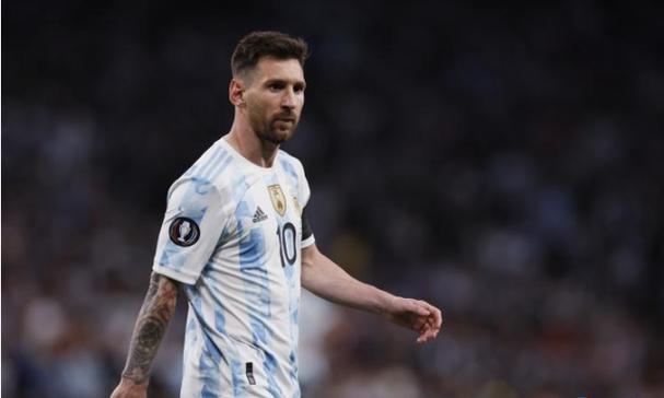 冰在二维下“织网式”结晶过程被揭示